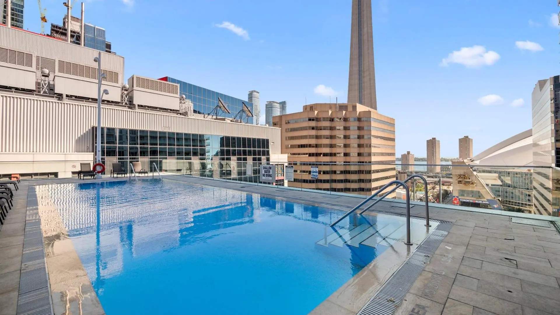 Forma Suites - Downtown Toronto - Cn Tower & Rogers Centre 0*,  Canada