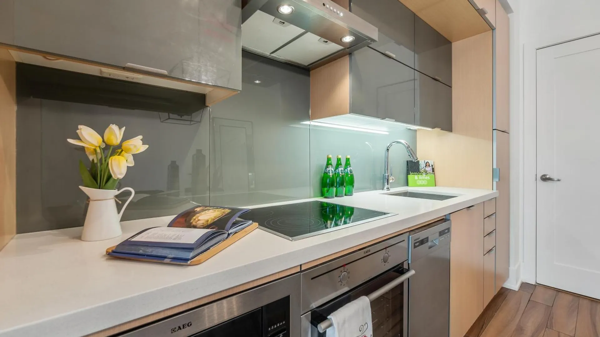 Forma Suites - Downtown Toronto - Cn Tower & Rogers Centre 0*,