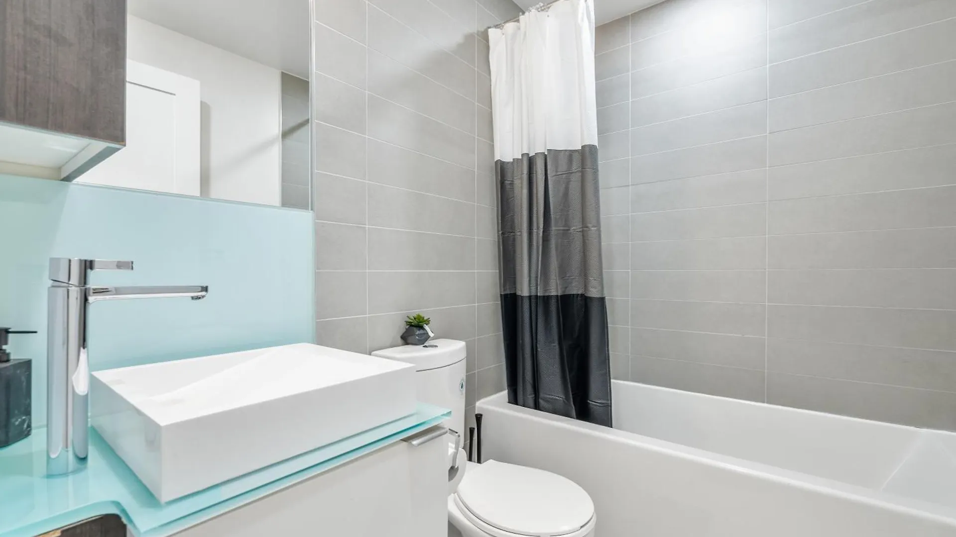 Apartment Forma Suites - Downtown Toronto - Cn Tower & Rogers Centre Canada